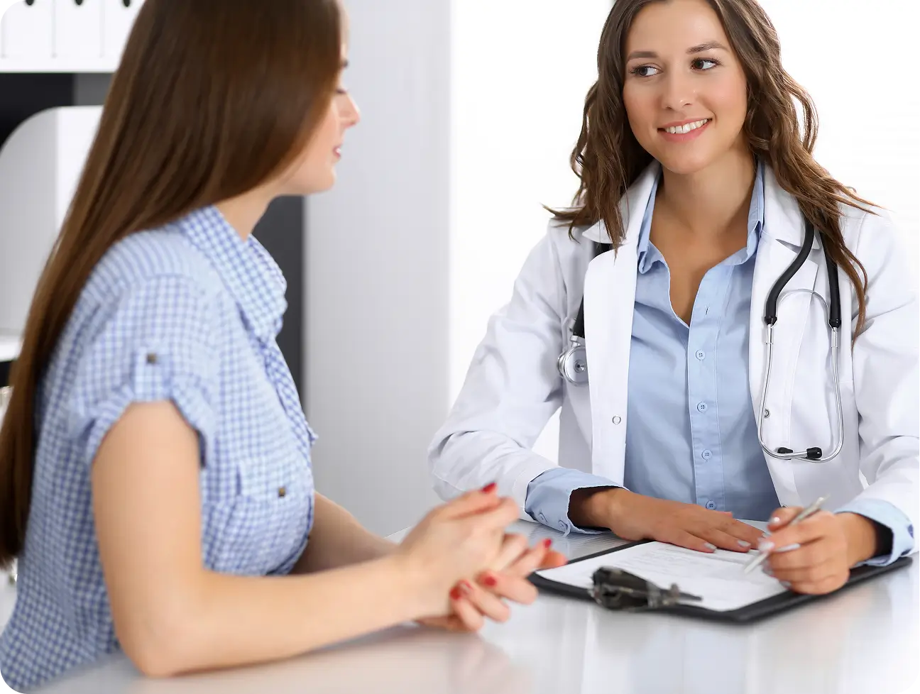 two-doctor-discuss